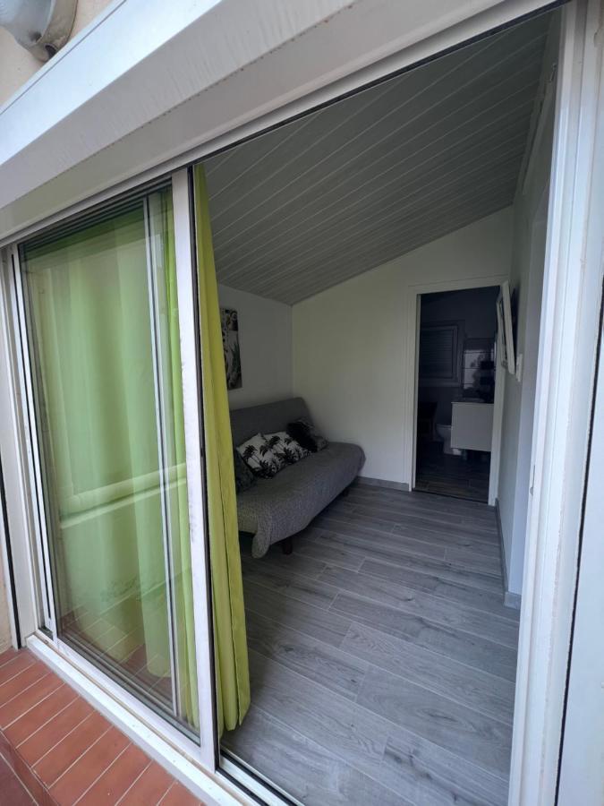 Grand F3 Vue Centre Proche Commerces Appartement *