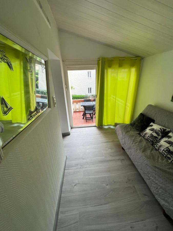 Appartement Grand F3 Vue Centre Proche Commerces *